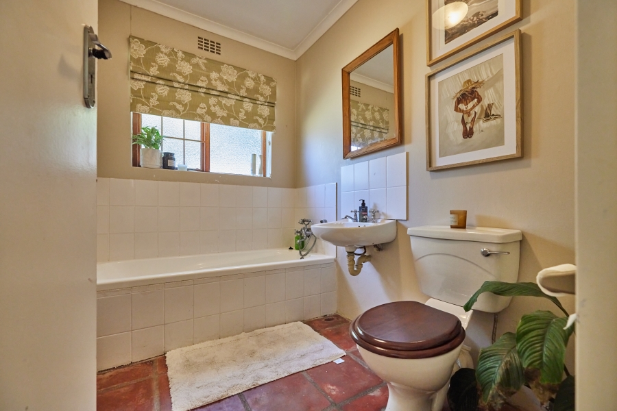 4 Bedroom Property for Sale in Milkwood Park Western Cape